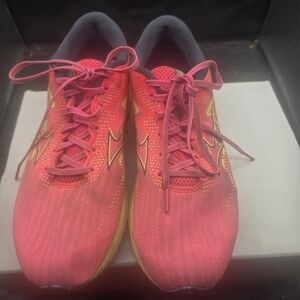 Mizuno Women's Pink and Yellow Athletic Shoes